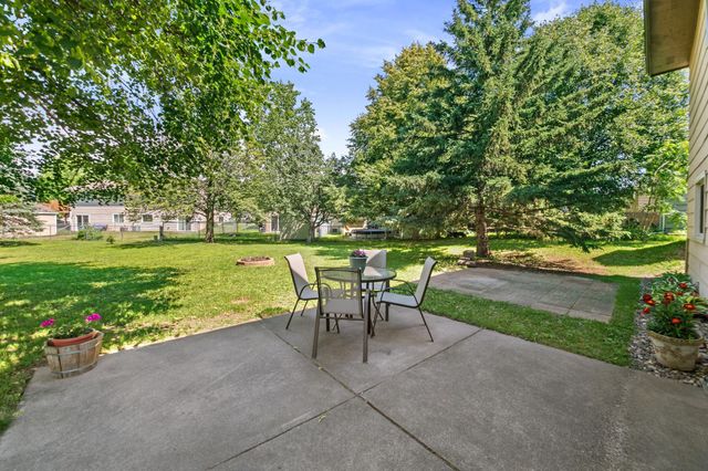 4712 Heather Ridge Road N, Oakdale, MN 55128