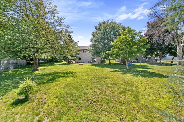 4712 Heather Ridge Road N, Oakdale, MN 55128