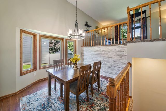 4712 Heather Ridge Road N, Oakdale, MN 55128