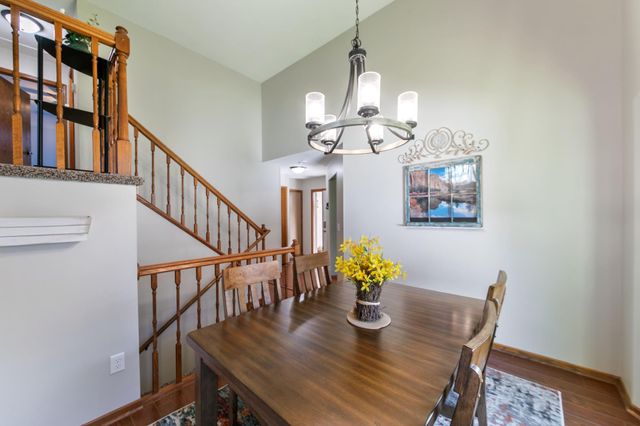 4712 Heather Ridge Road N, Oakdale, MN 55128