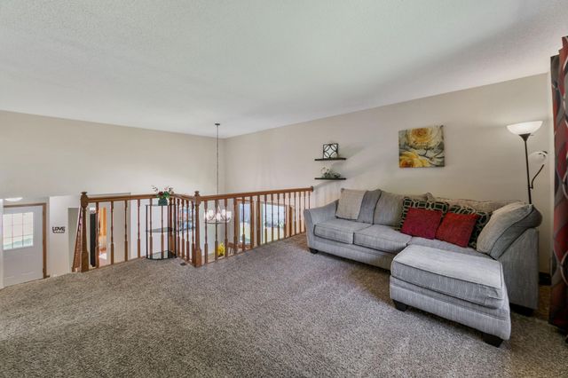 4712 Heather Ridge Road N, Oakdale, MN 55128
