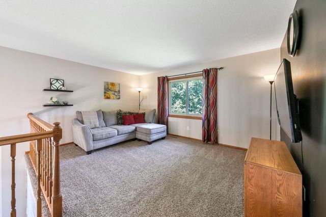 4712 Heather Ridge Road N, Oakdale, MN 55128