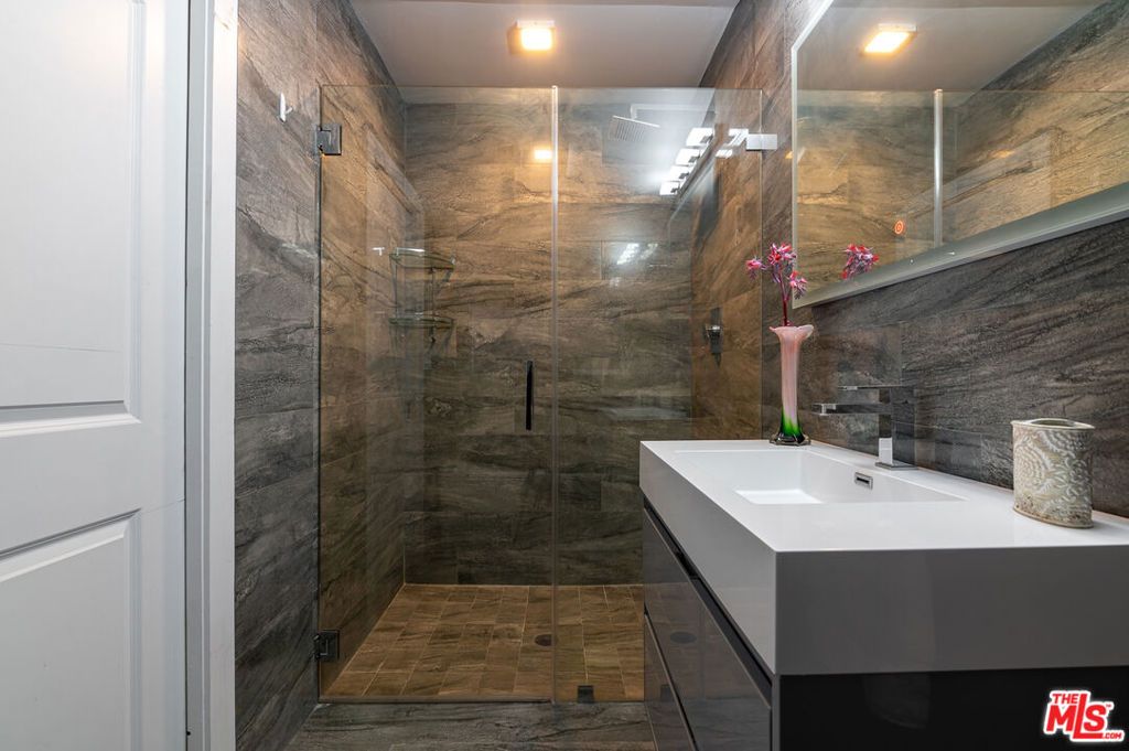 Image 19 of property listing at 1845 Pandora Avenue, Los Angeles, CA 90025