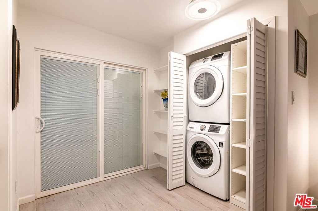 Image 5 of property listing at 1845 Pandora Avenue, Los Angeles, CA 90025