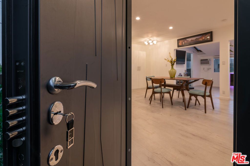 Image 6 of property listing at 1845 Pandora Avenue, Los Angeles, CA 90025