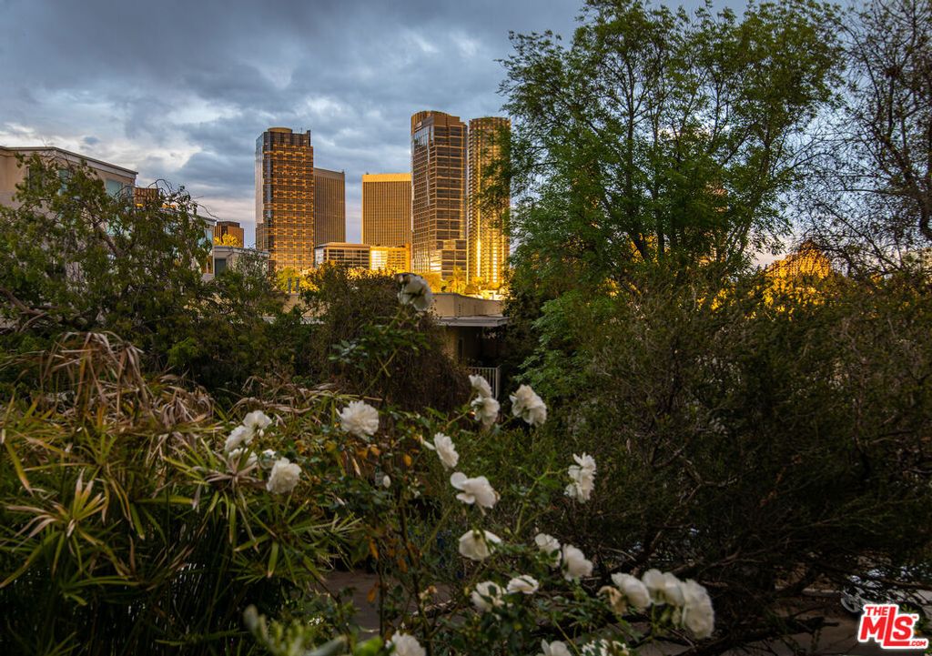 Image 7 of property listing at 1845 Pandora Avenue, Los Angeles, CA 90025