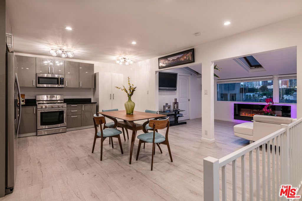 Image 9 of property listing at 1845 Pandora Avenue, Los Angeles, CA 90025