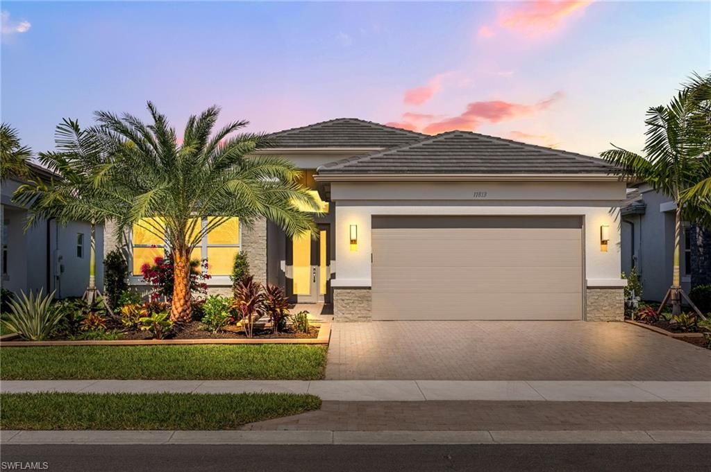11813 Drake LN, Naples, FL 34120