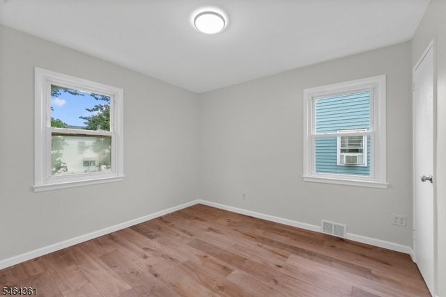 925 Middlesex St, Linden City, NJ 07036