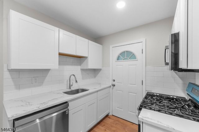 925 Middlesex St, Linden City, NJ 07036