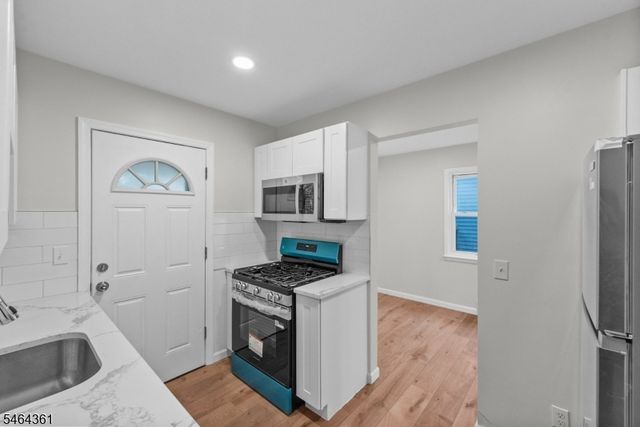 925 Middlesex St, Linden City, NJ 07036