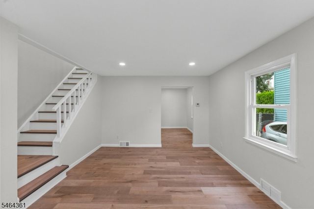 925 Middlesex St, Linden City, NJ 07036