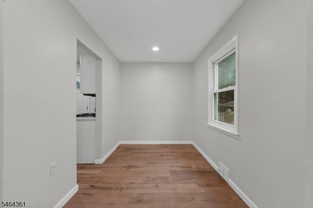 925 Middlesex St, Linden City, NJ 07036