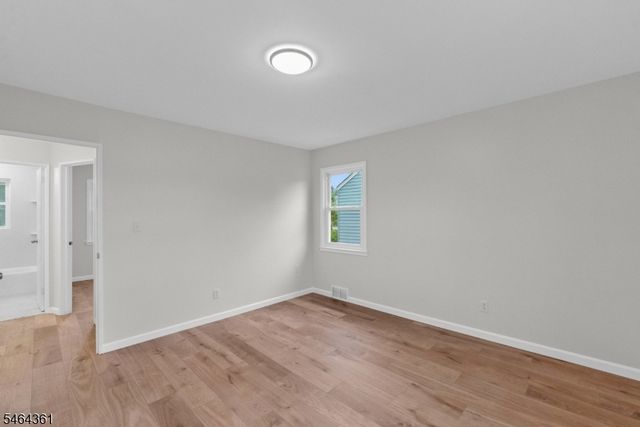 925 Middlesex St, Linden City, NJ 07036
