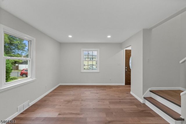 925 Middlesex St, Linden City, NJ 07036