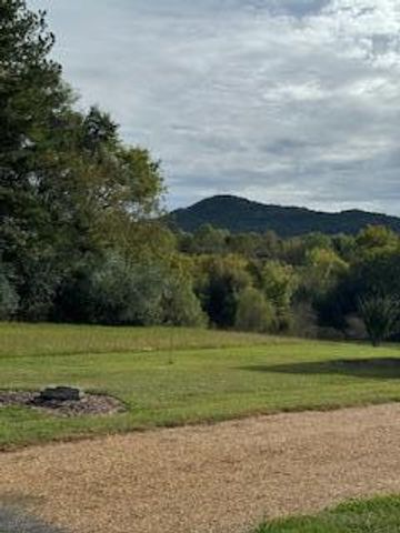 160 Tree Frog Lane, Benton, TN 37307