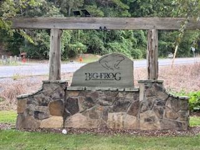 160 Tree Frog Lane, Benton, TN 37307