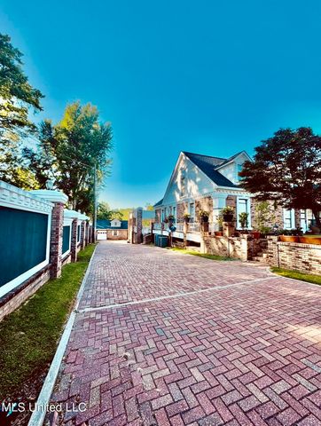 2245 Culkin Road, Vicksburg, MS 39183