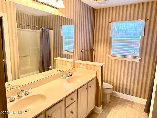 3345 Stone Bend Drive, Winterville, NC 28590