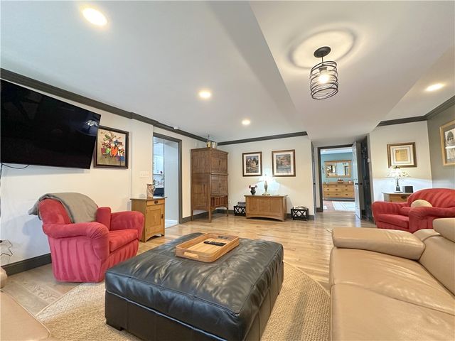 257 Stoup Road, Adams Twp, PA 16046