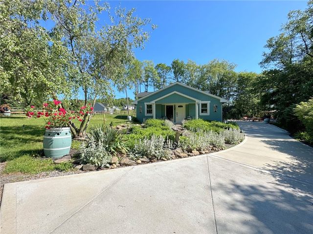 257 Stoup Road, Adams Twp, PA 16046