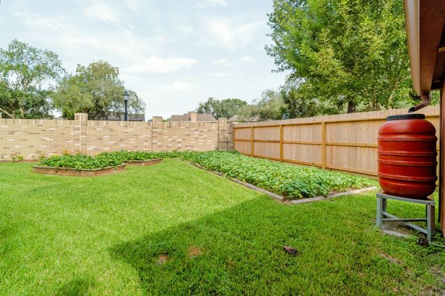1802 Brushy Creek Drive, Sugar Land, TX 77478