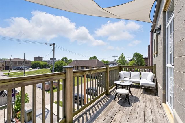 3811 S Langley Avenue 301, Chicago, IL 60653