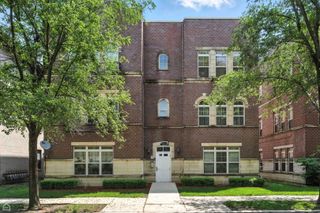 3811 S Langley Avenue 301, Chicago, IL 60653