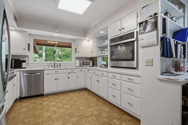 1004 Hillcrest Ave, Columbia, TN 38401
