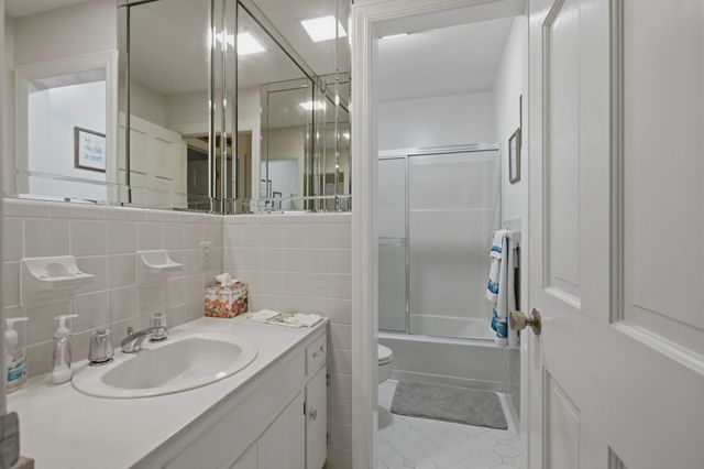 1004 Hillcrest Ave, Columbia, TN 38401