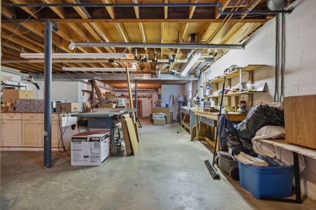 1004 Hillcrest Ave, Columbia, TN 38401