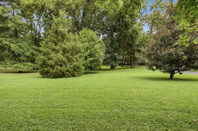 1004 Hillcrest Ave, Columbia, TN 38401