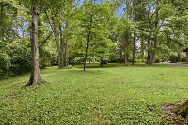 1004 Hillcrest Ave, Columbia, TN 38401