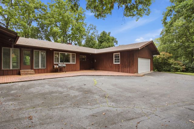 1004 Hillcrest Ave, Columbia, TN 38401