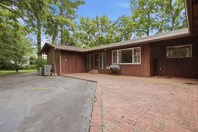 1004 Hillcrest Ave, Columbia, TN 38401