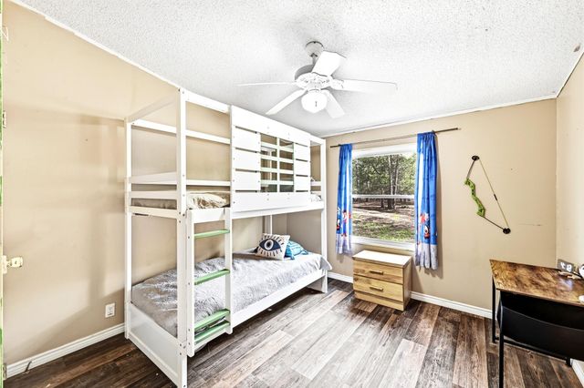 124 Coyote LN, Elgin, TX 78621