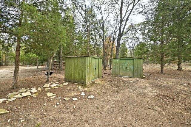 124 Coyote LN, Elgin, TX 78621