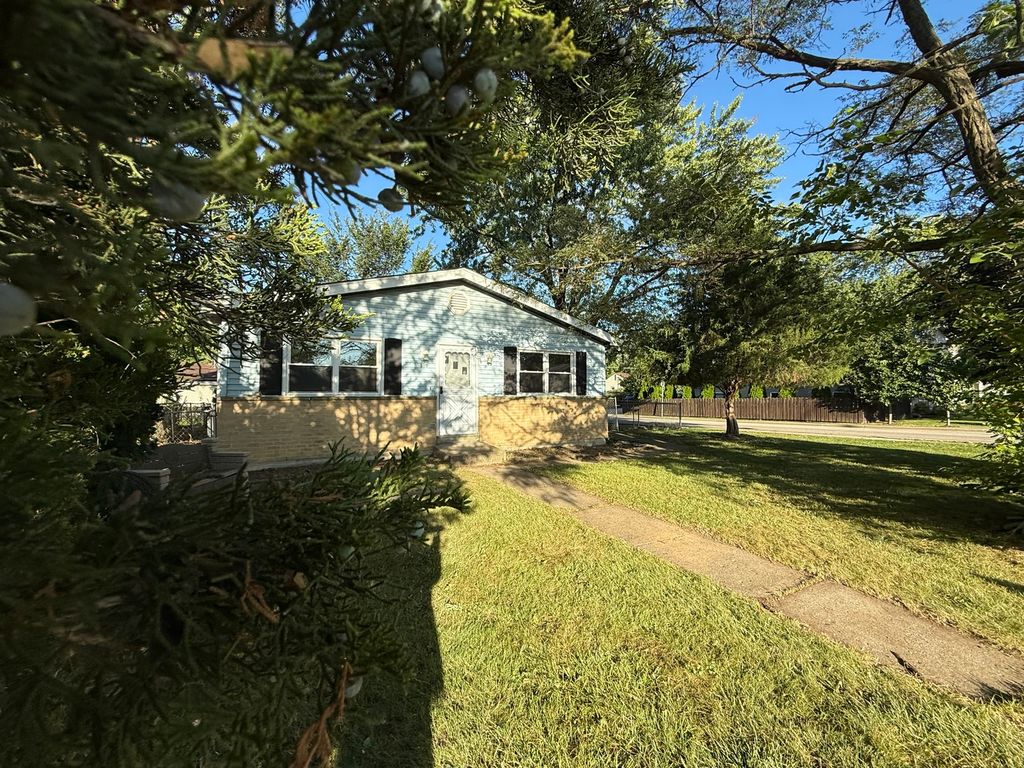 510 S Hickory Street, Mundelein, IL 60060