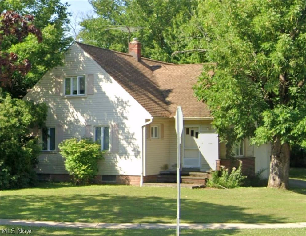 24124 E Silsby Road, Beachwood, OH 44122