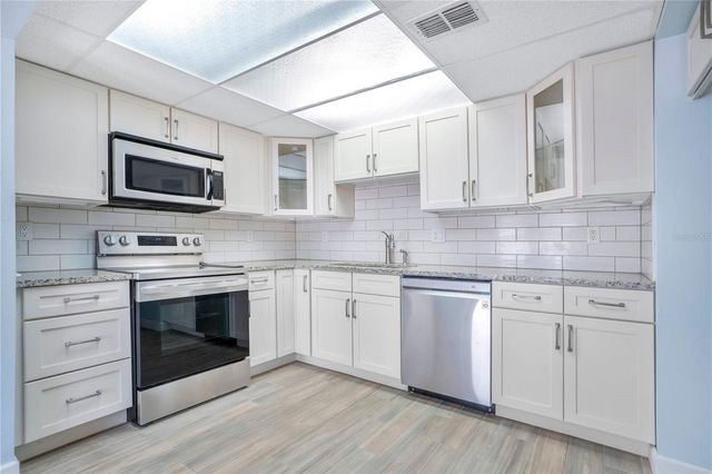 5656 ROYAL PINE BOULEVARD 27, Orlando, FL 32807