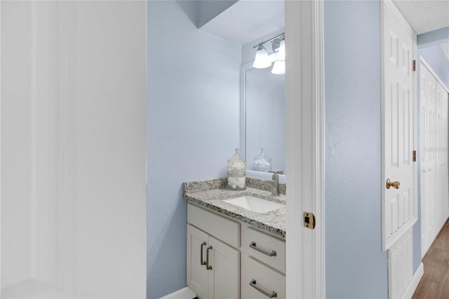 5656 ROYAL PINE BOULEVARD 27, Orlando, FL 32807