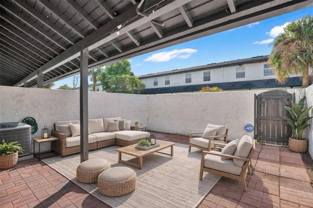 5656 ROYAL PINE BOULEVARD 27, Orlando, FL 32807