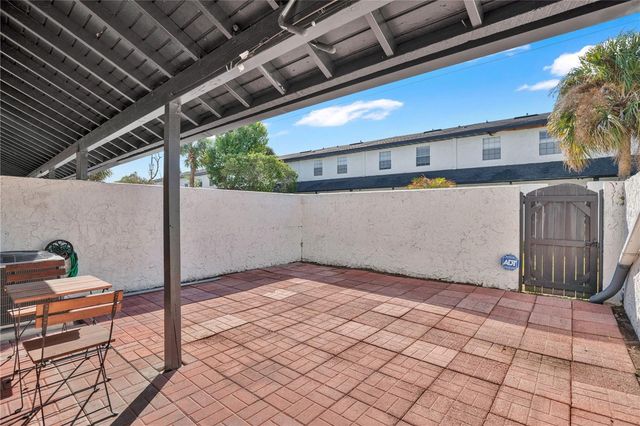 5656 ROYAL PINE BOULEVARD 27, Orlando, FL 32807