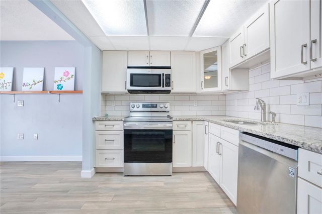 5656 ROYAL PINE BOULEVARD 27, Orlando, FL 32807