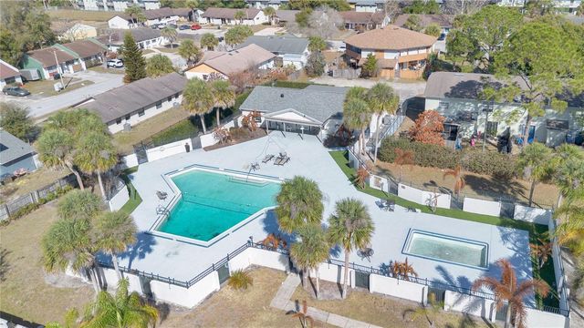 5656 ROYAL PINE BOULEVARD 27, Orlando, FL 32807