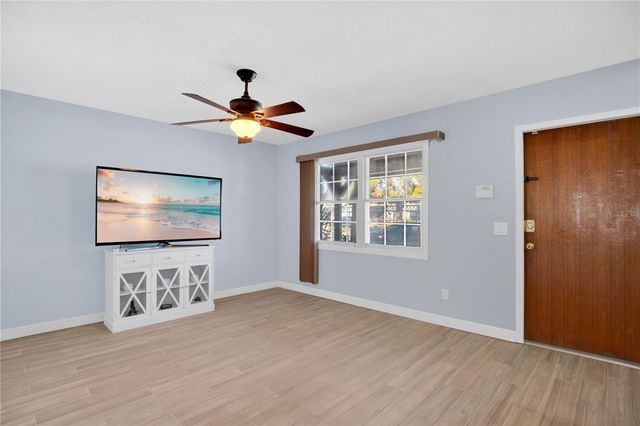 5656 ROYAL PINE BOULEVARD 27, Orlando, FL 32807