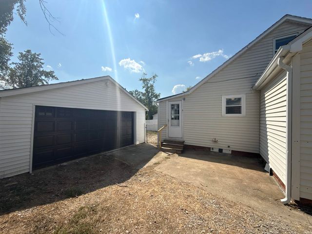 905 Vanderburgh Avenue, Evansville, IN 47711