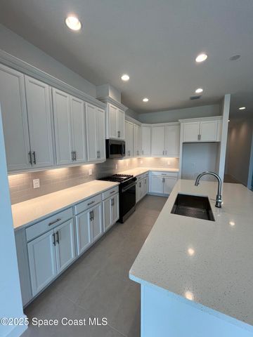 3048 Pangea Circle, Melbourne, FL 32940