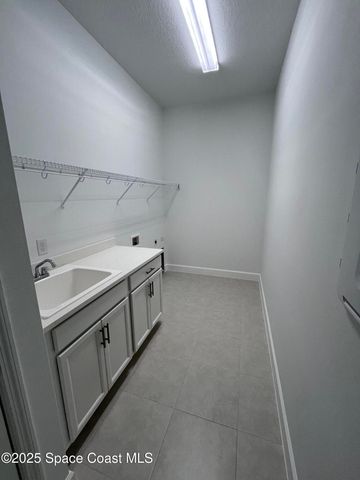3048 Pangea Circle, Melbourne, FL 32940