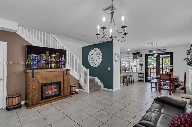 3747 NE 1st St, Homestead, FL 33033